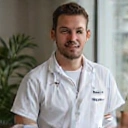 Icona che rappresenta un profilo umano con ingranaggi, simbolo di personalizzazione e piani su misura.